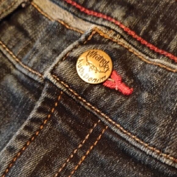 Wrangler Auth. Jeans - Sizes: 14R       (1113) - Picture 2 of 4